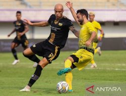 Dewa United dipaksa berbagi nomor ketika menjamu Barito Putera
