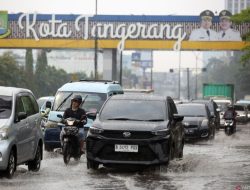 Kiat berkendara aman juga nyaman selama musim hujan